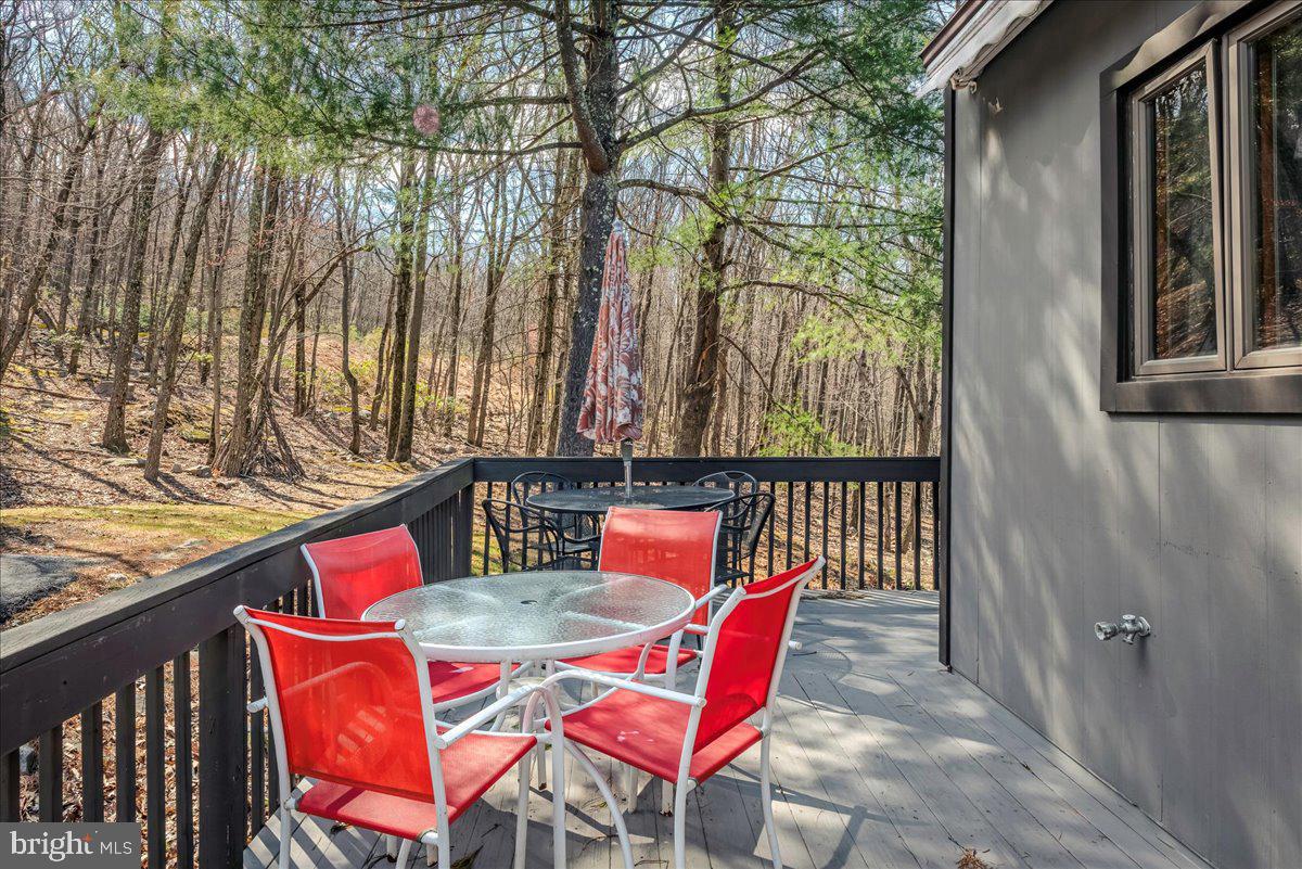 31 Middle Village Way Property Photo 5