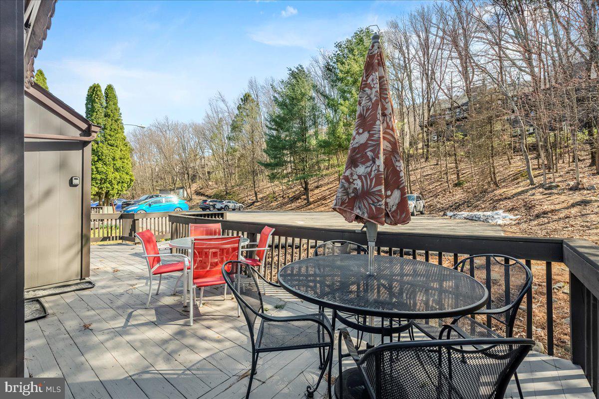 31 Middle Village Way Property Photo 6