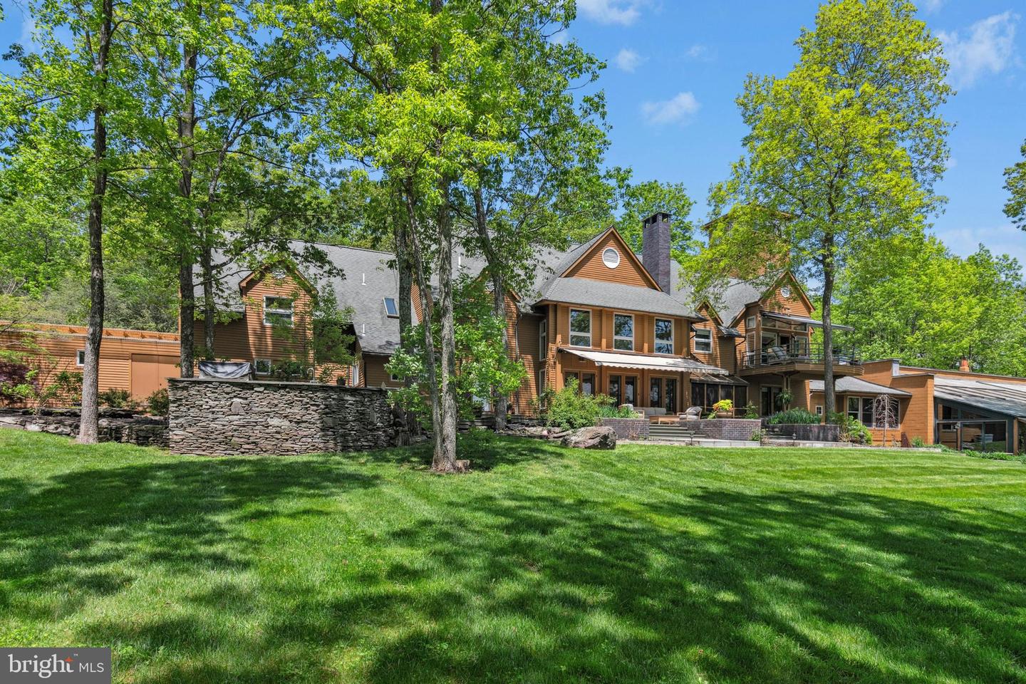 310 Hunters Farm Rd Property Photo 2