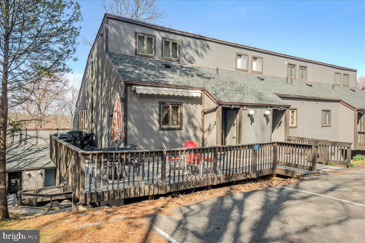 31 MIDDLE VILLAGE WAY Property Photo 1