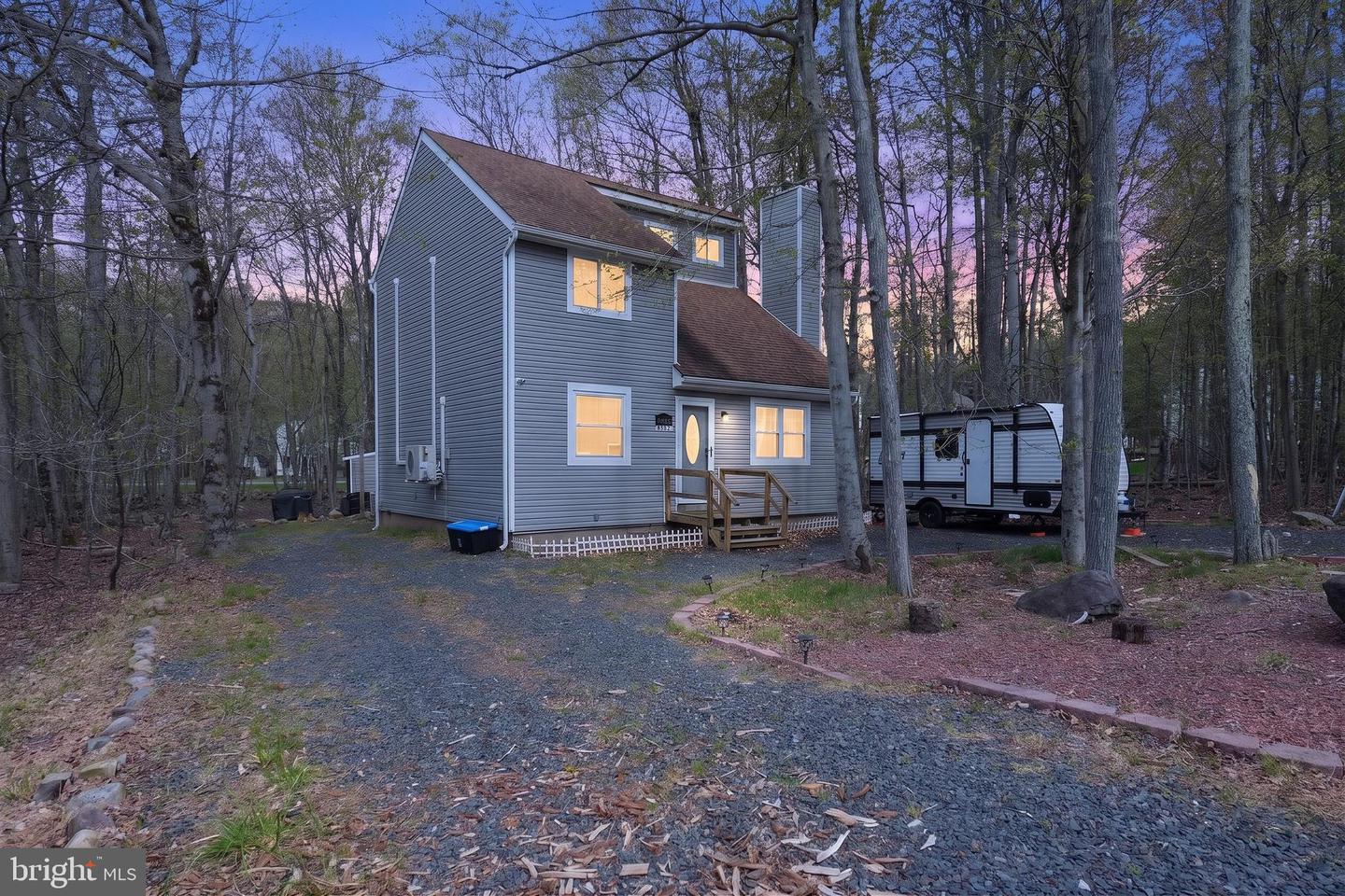 8962 Pheasant Ln Property Photo 2
