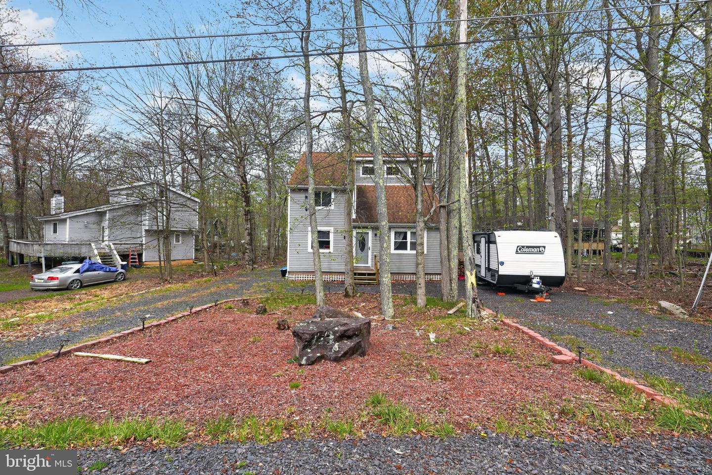 8962 Pheasant Ln Property Photo 3