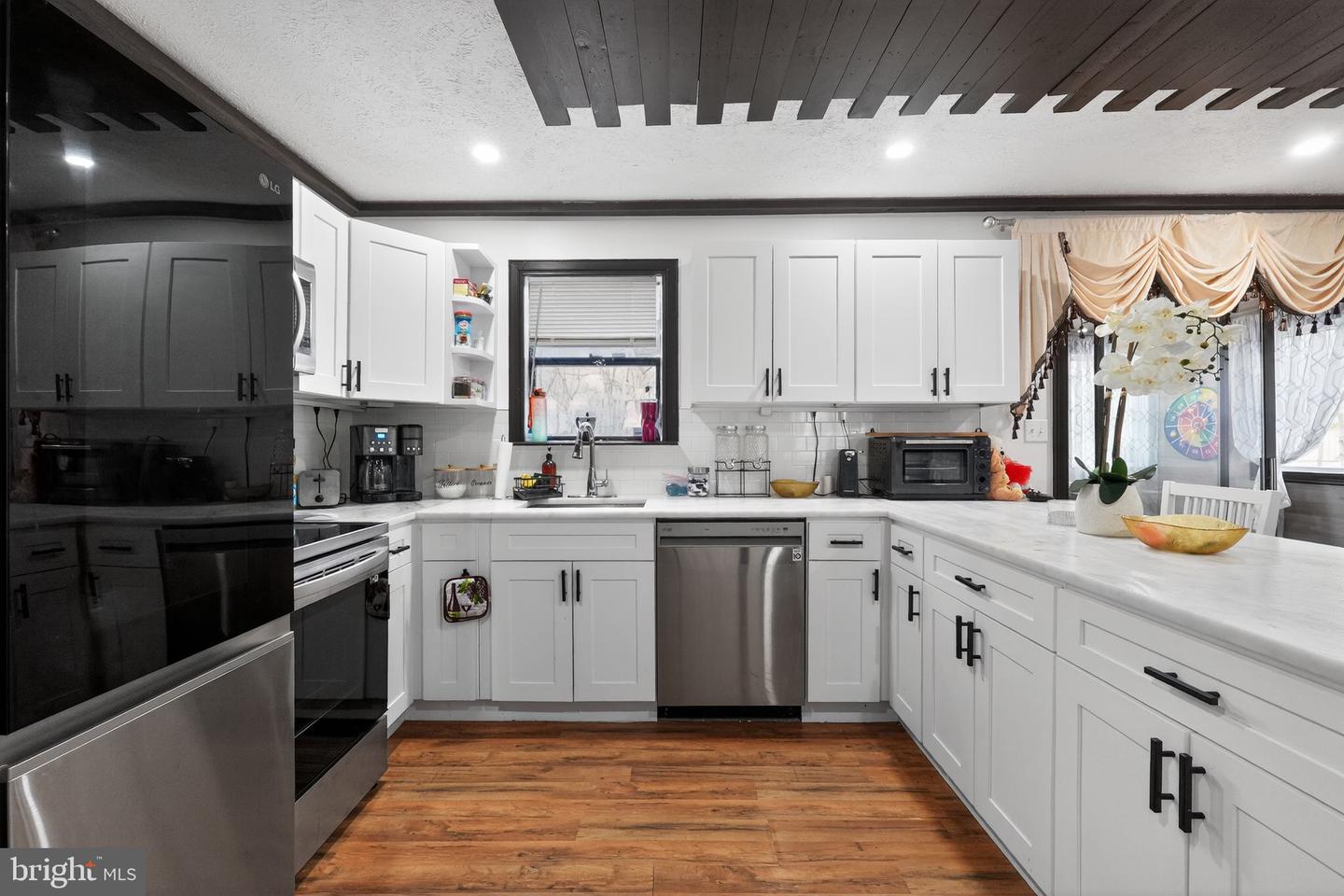 8962 Pheasant Ln Property Photo 11