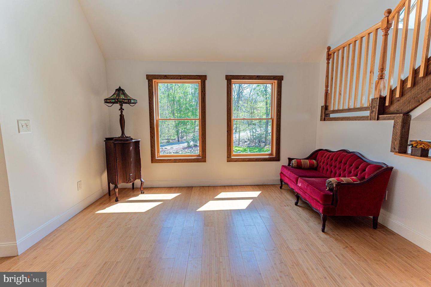 57 Lake Ln Property Photo 6