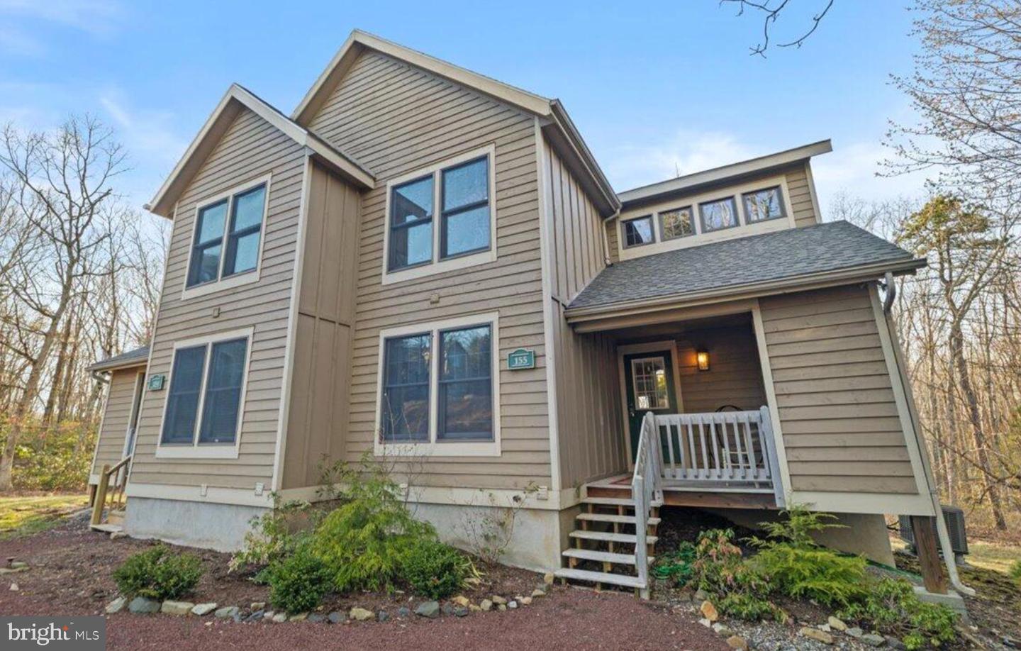 155 Pine Ct #e Property Photo 2