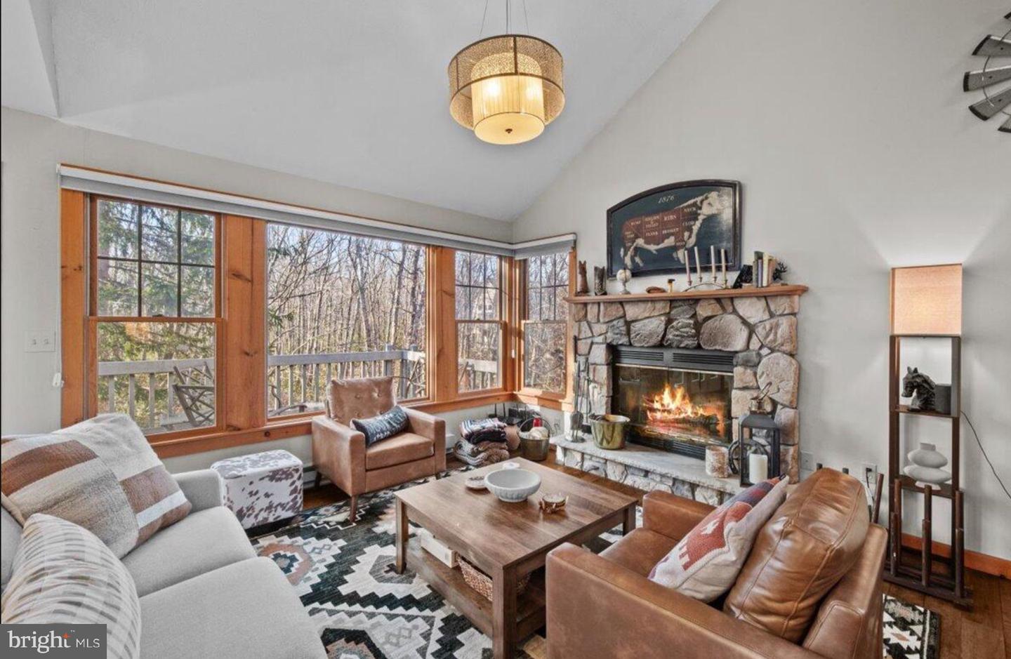 155 Pine Ct #e Property Photo 7