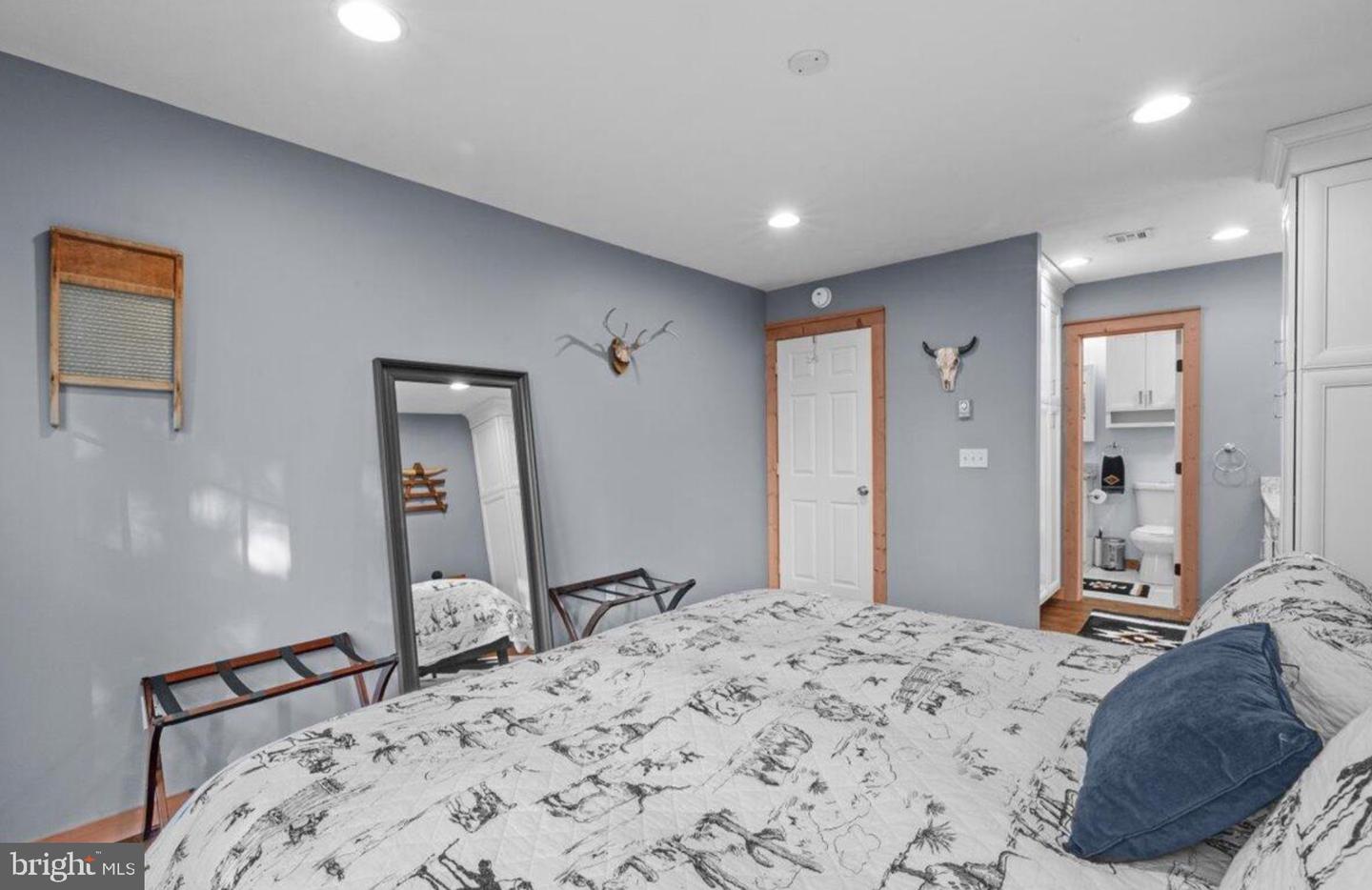 155 Pine Ct #e Property Photo 14