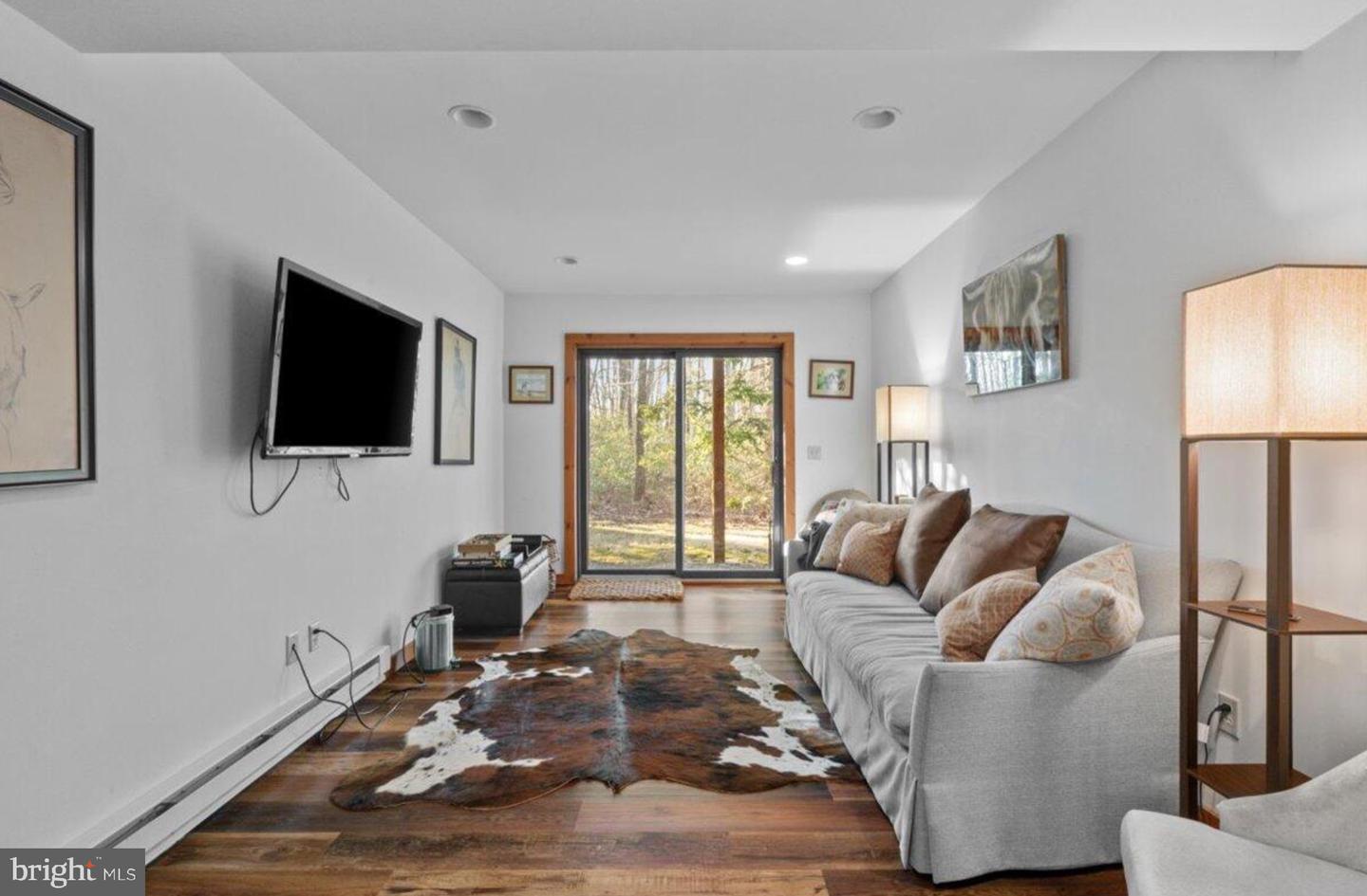 155 Pine Ct #e Property Photo 22