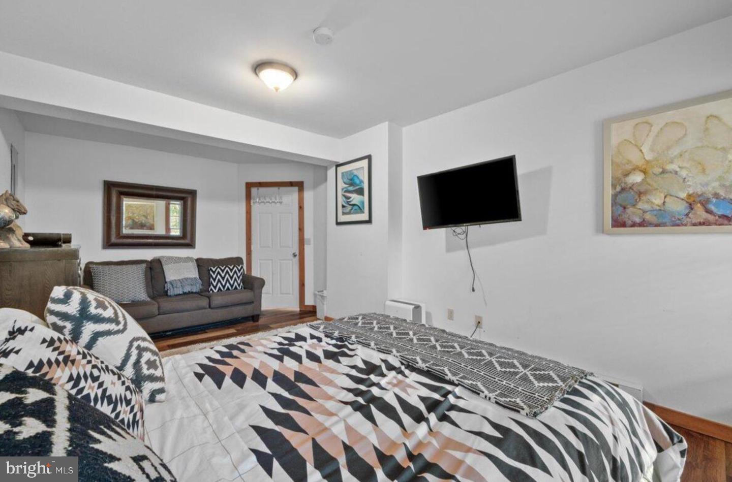 155 Pine Ct #e Property Photo 23