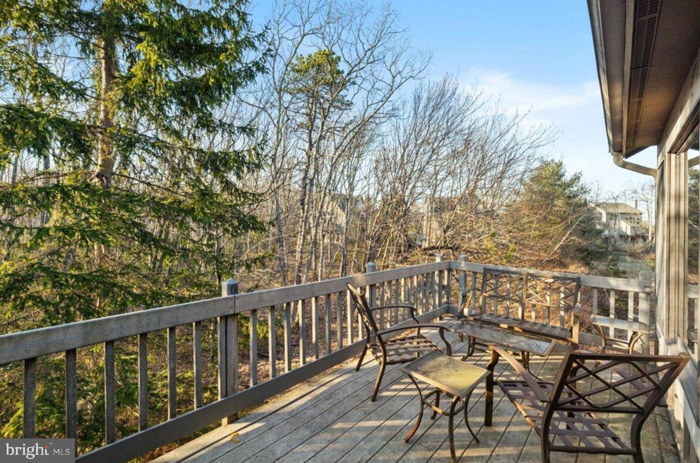 155 Pine Ct #e Property Photo 32