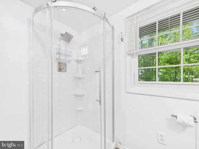 7803 Lake Shore Dr Property Photo 18