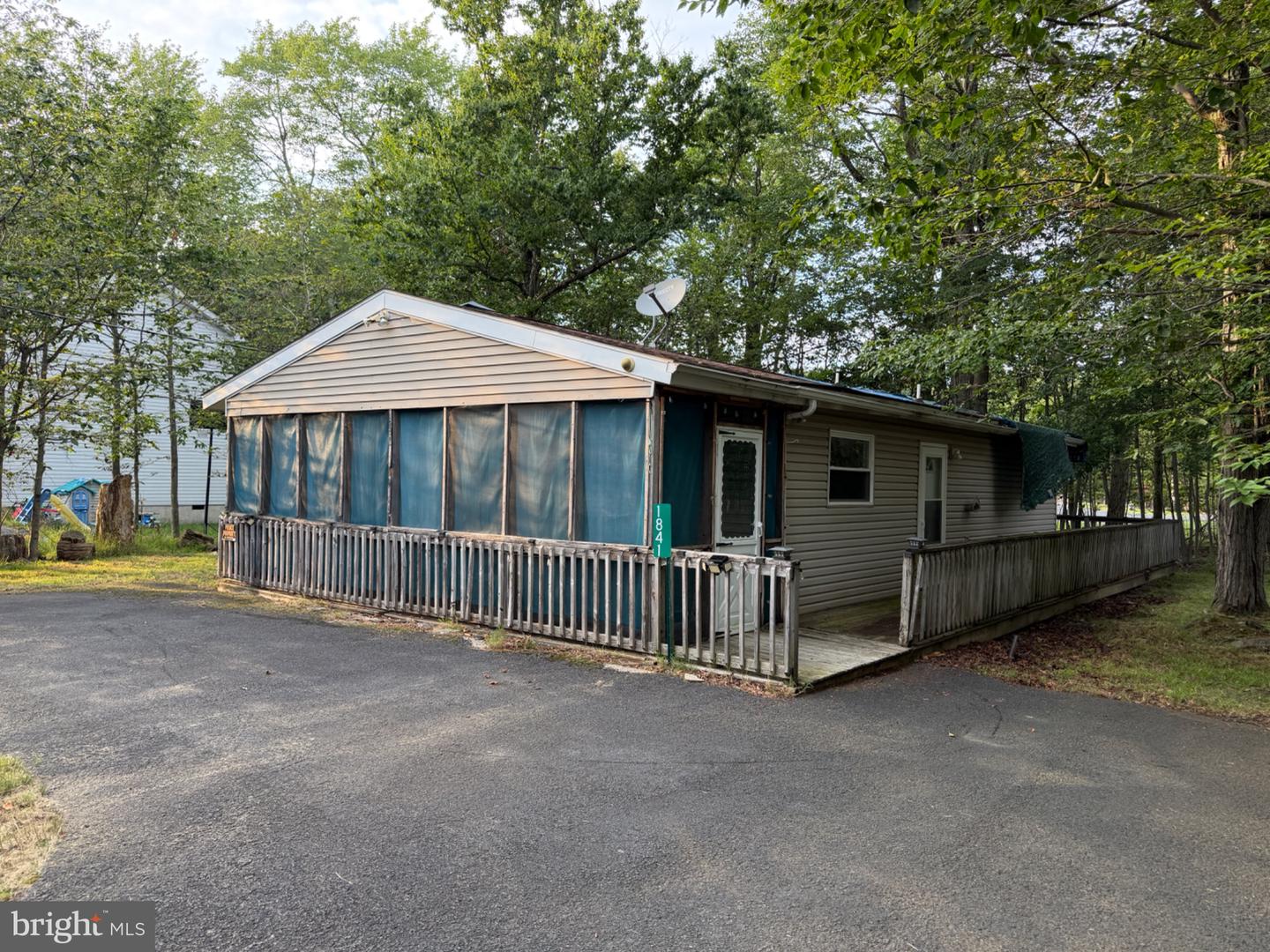 1841 Shadyside Dr Property Photo 1