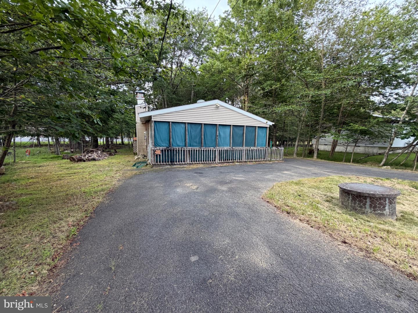 1841 Shadyside Dr Property Photo 1