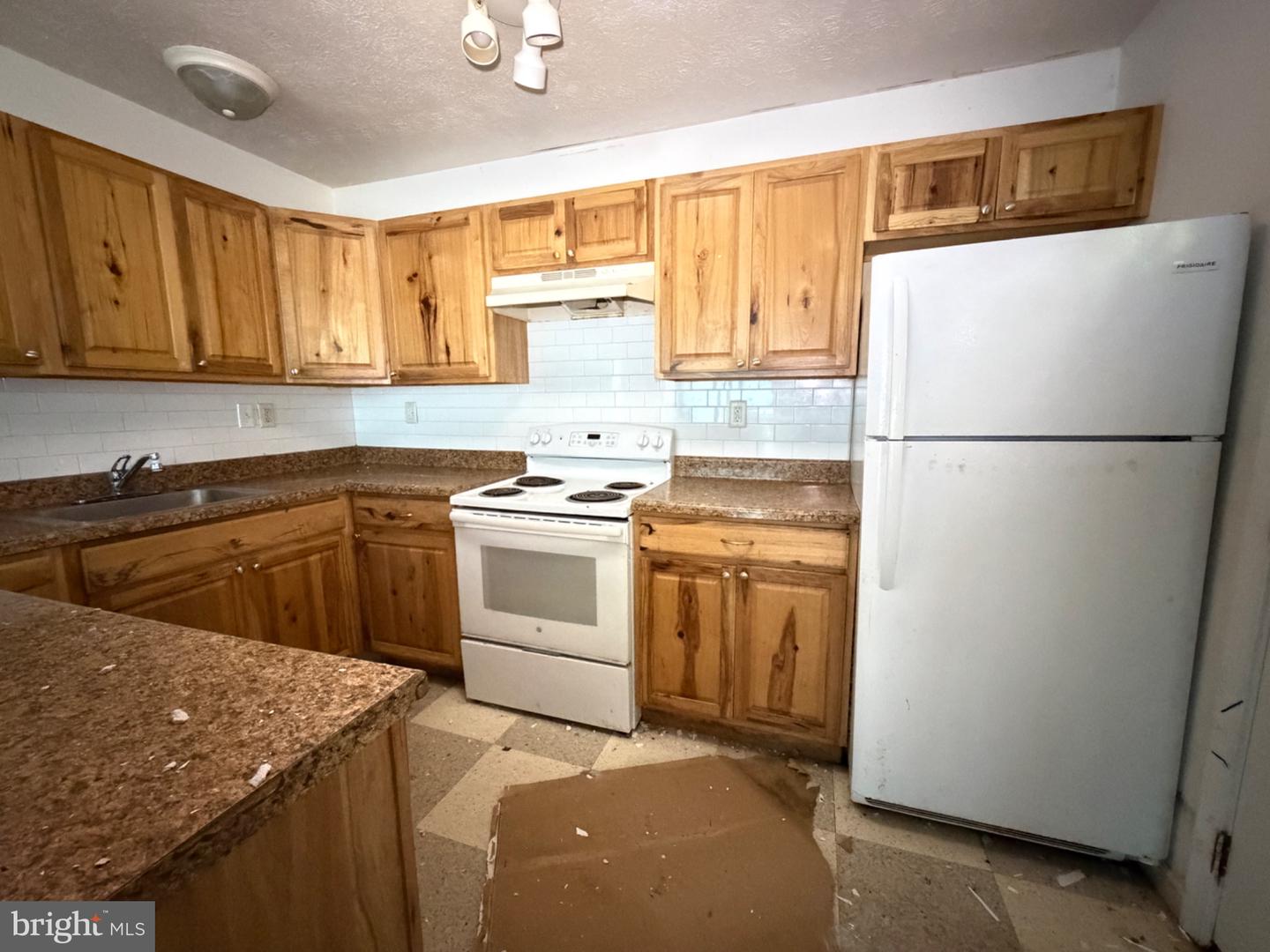 1841 Shadyside Dr Property Photo 12