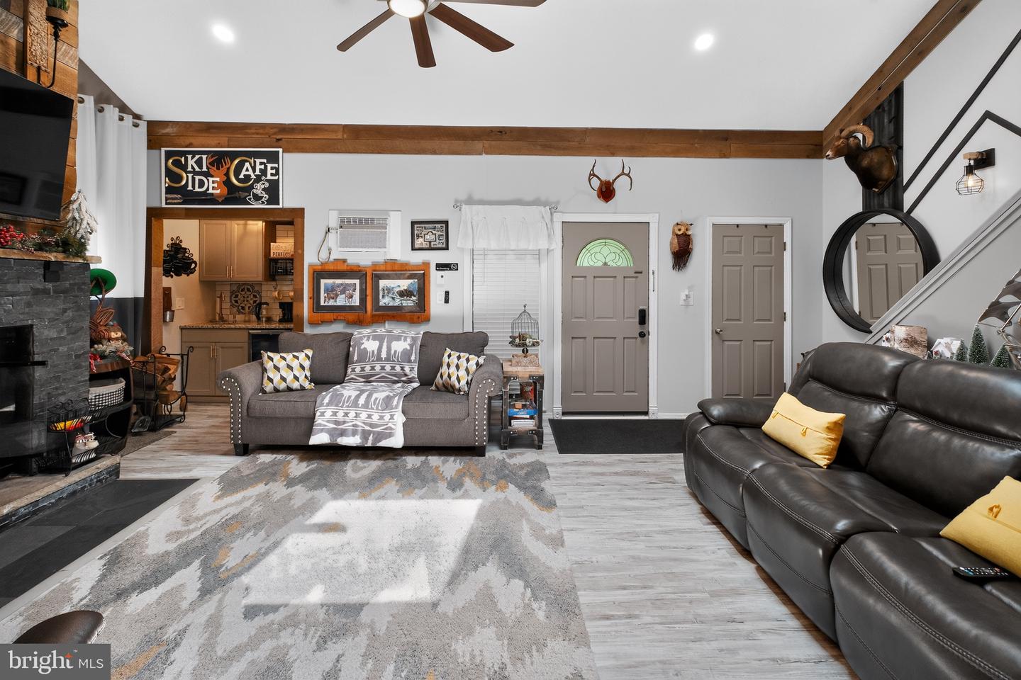 15 Ski Side Ct Property Photo 5