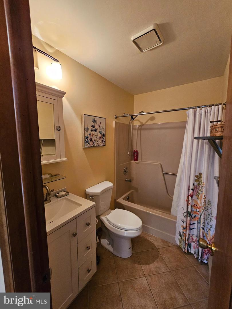 8226 Woodchuck Ct Property Photo 8