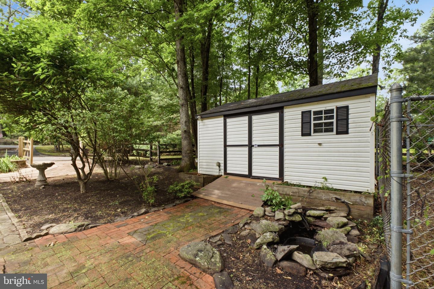 3 Theresa Ln Property Photo 39