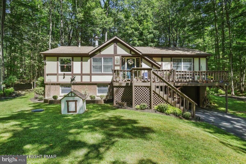 137 Outer Dr Property Photo 1