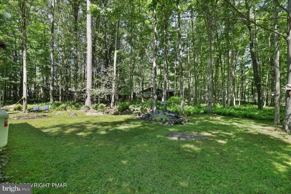 137 Outer Dr Property Photo 2