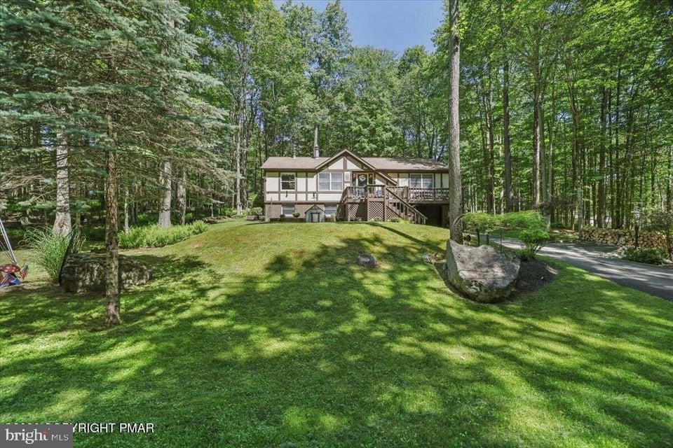 137 Outer Dr Property Photo 5