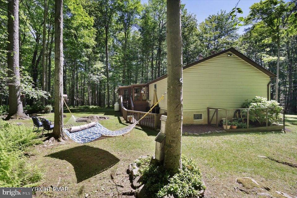 137 Outer Dr Property Photo 6