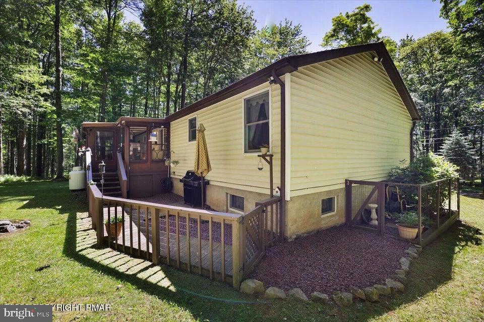 137 Outer Dr Property Photo 7