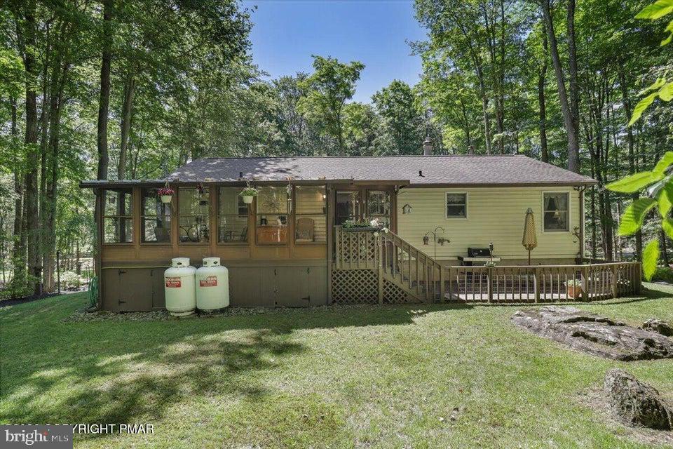 137 Outer Dr Property Photo 8