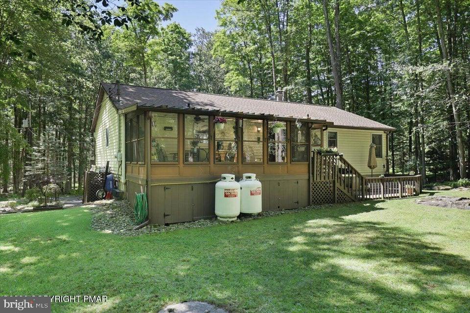 137 Outer Dr Property Photo 9