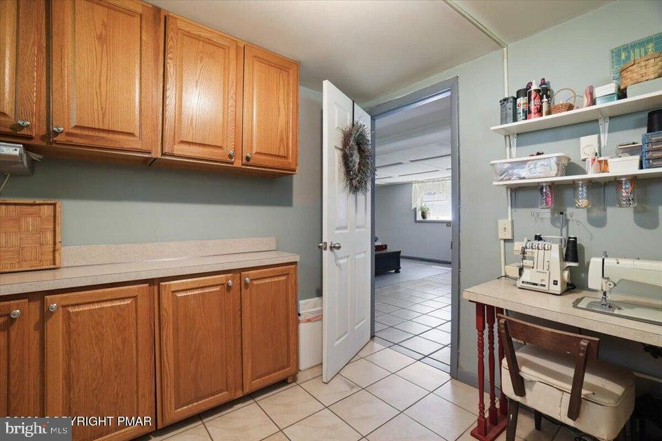 137 Outer Dr Property Photo 15