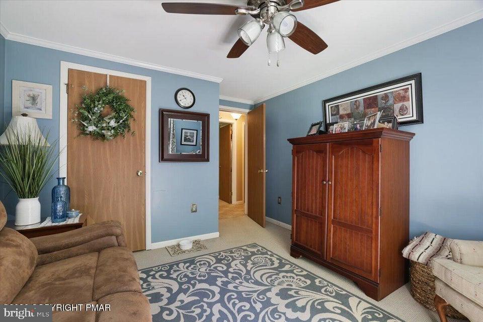 137 Outer Dr Property Photo 19