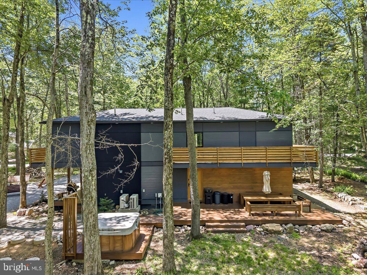 1142 Oakland Pl Property Photo 3