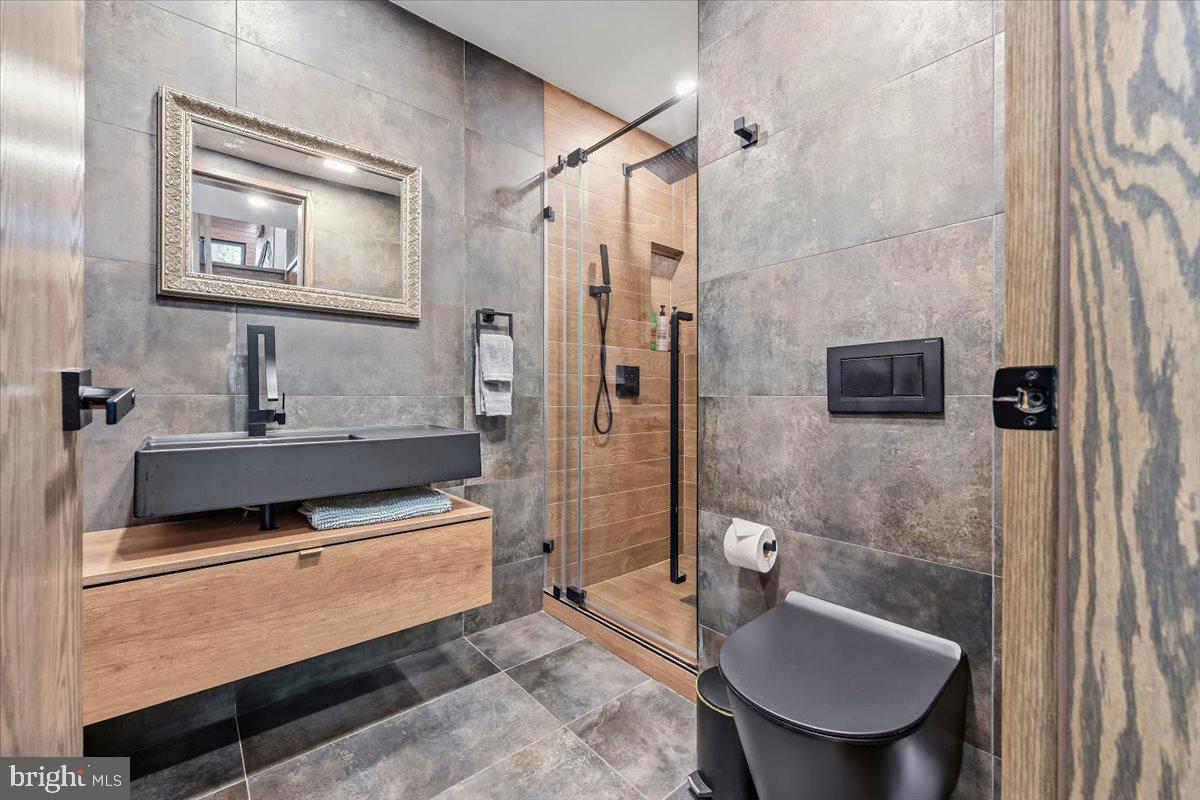 1142 Oakland Pl Property Photo 27