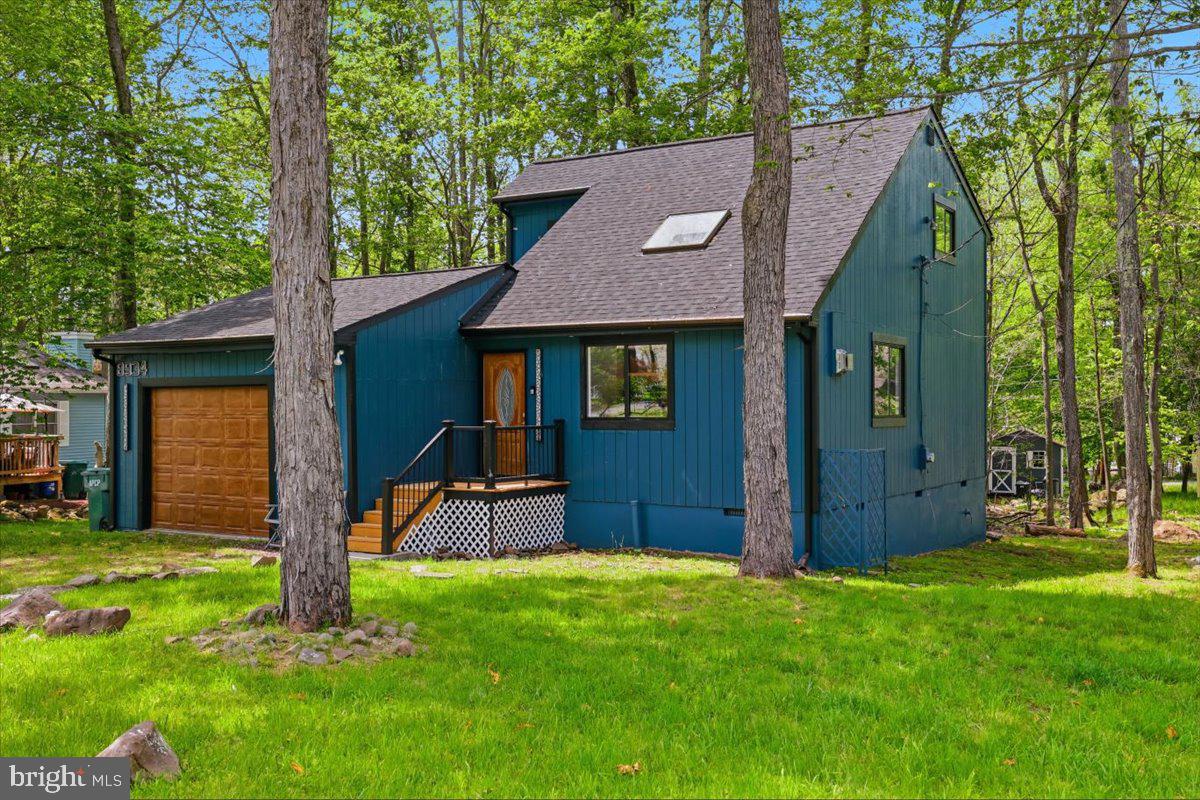 8934 Deerfield Rd Property Photo 3