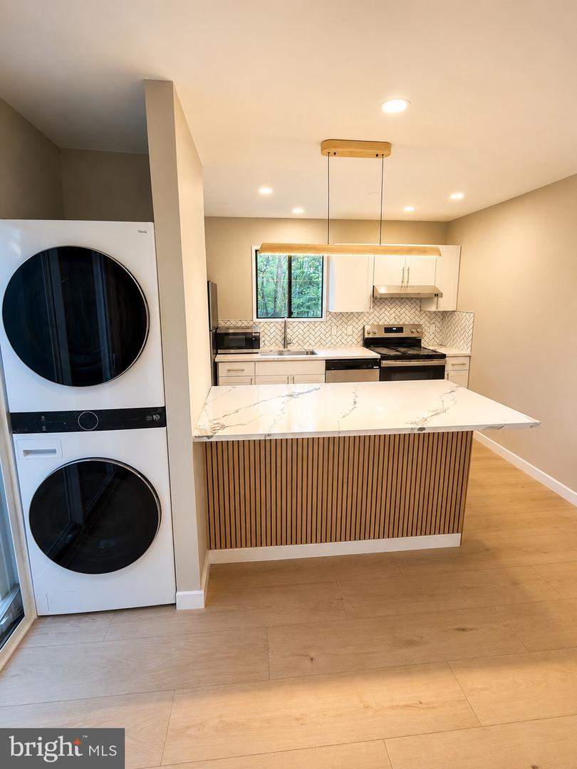 8934 Deerfield Rd Property Photo 15