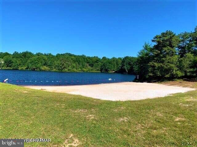 241 Champlain Dr Property Photo 4