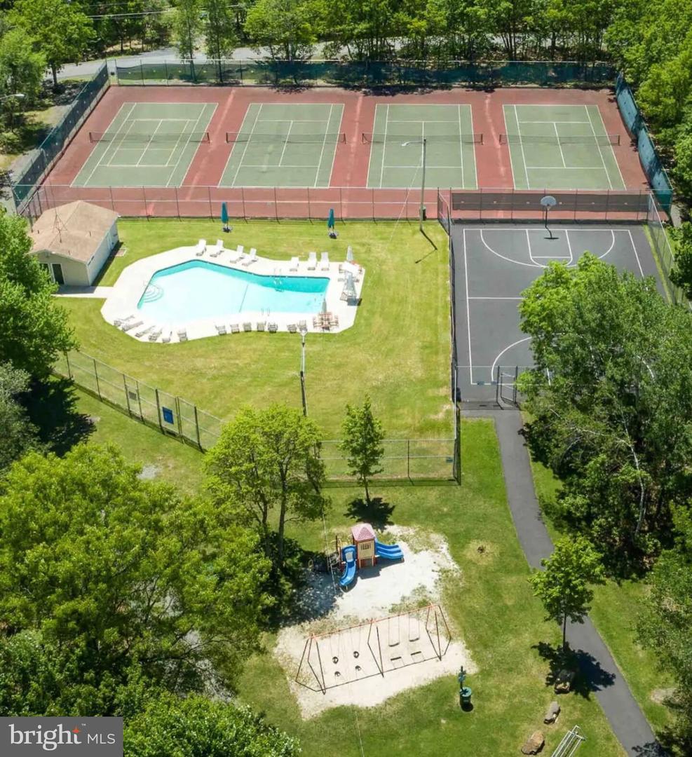 271 N Shore Dr Property Photo 59
