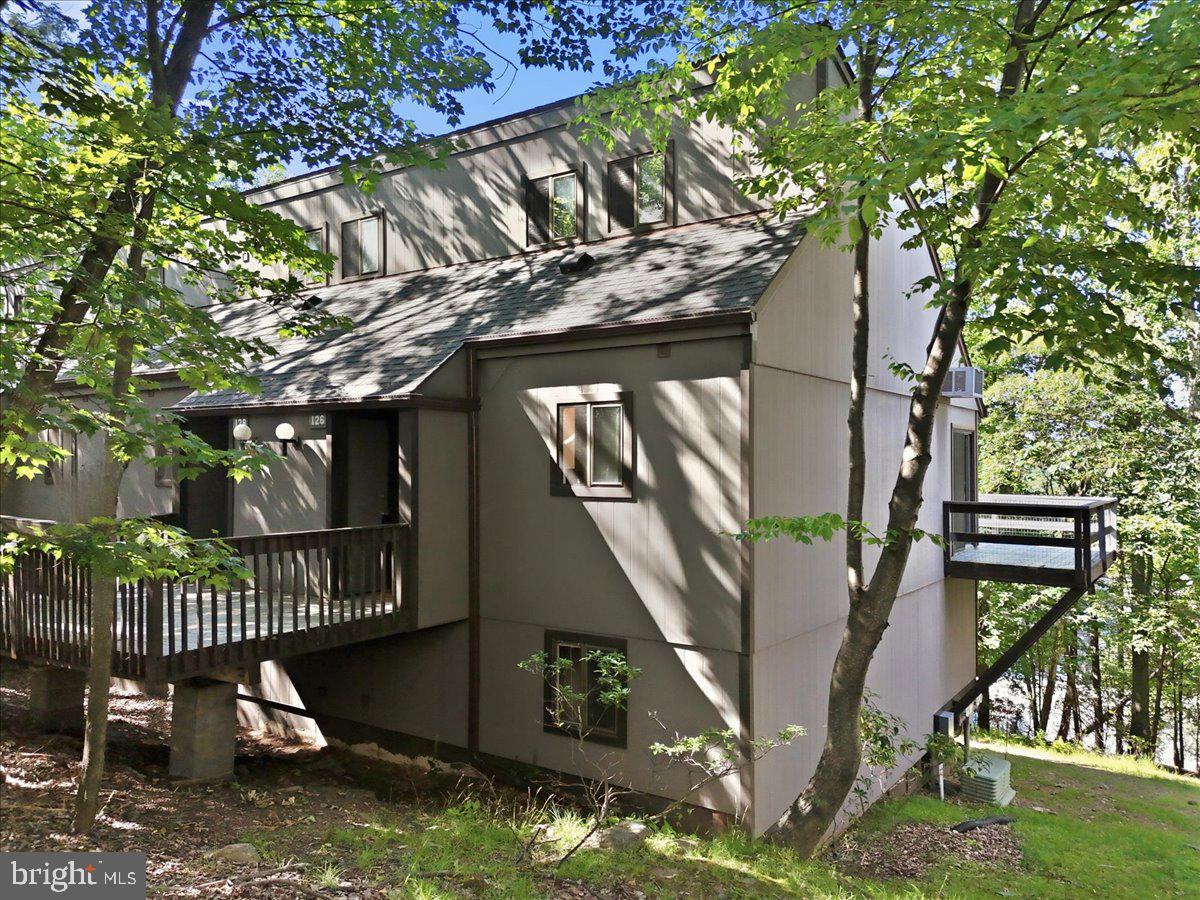 126 CROSS COUNTRY LN