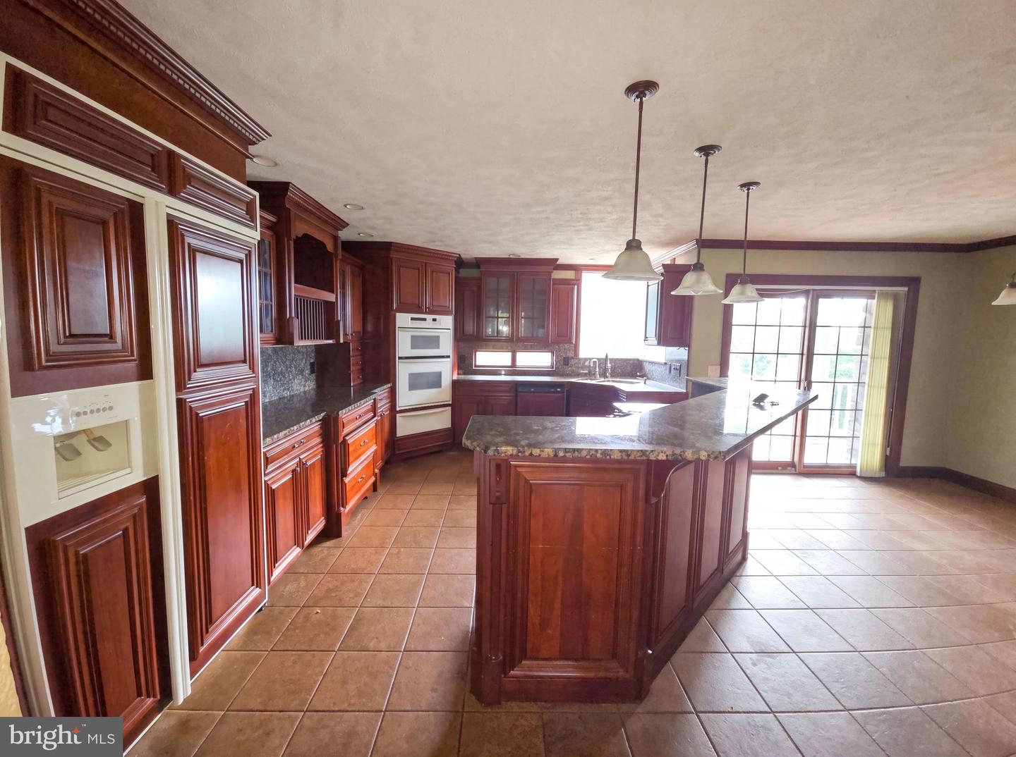 2217 Valley View Dr S Property Photo 2