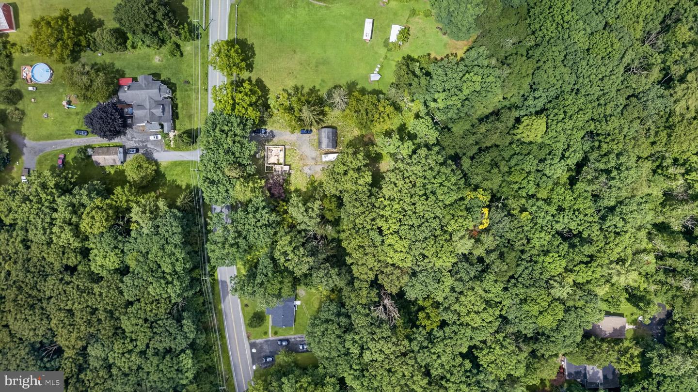 708 Burger Hollow Rd Property Photo 4