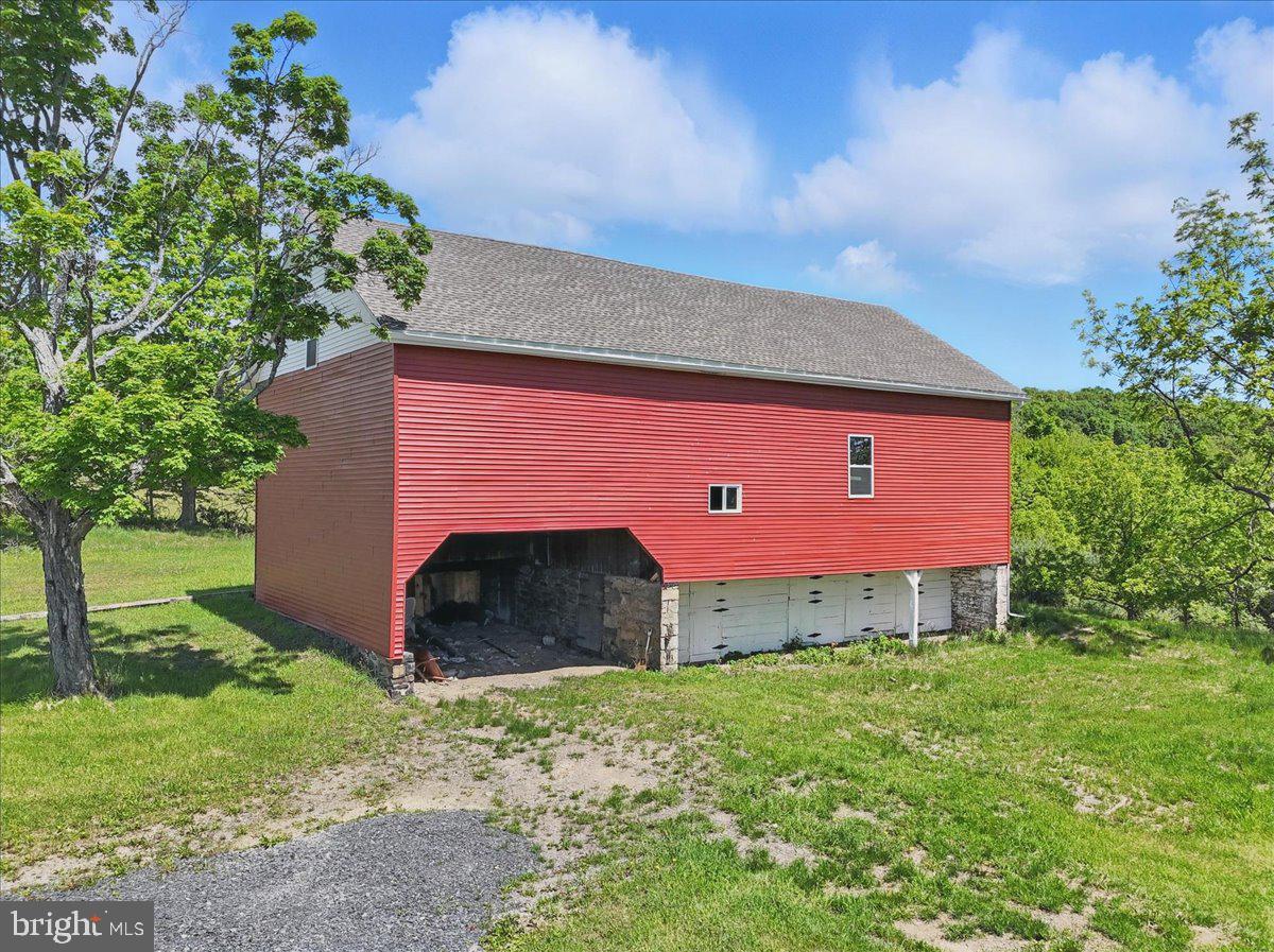 1652 Bonser Rd Property Photo 1