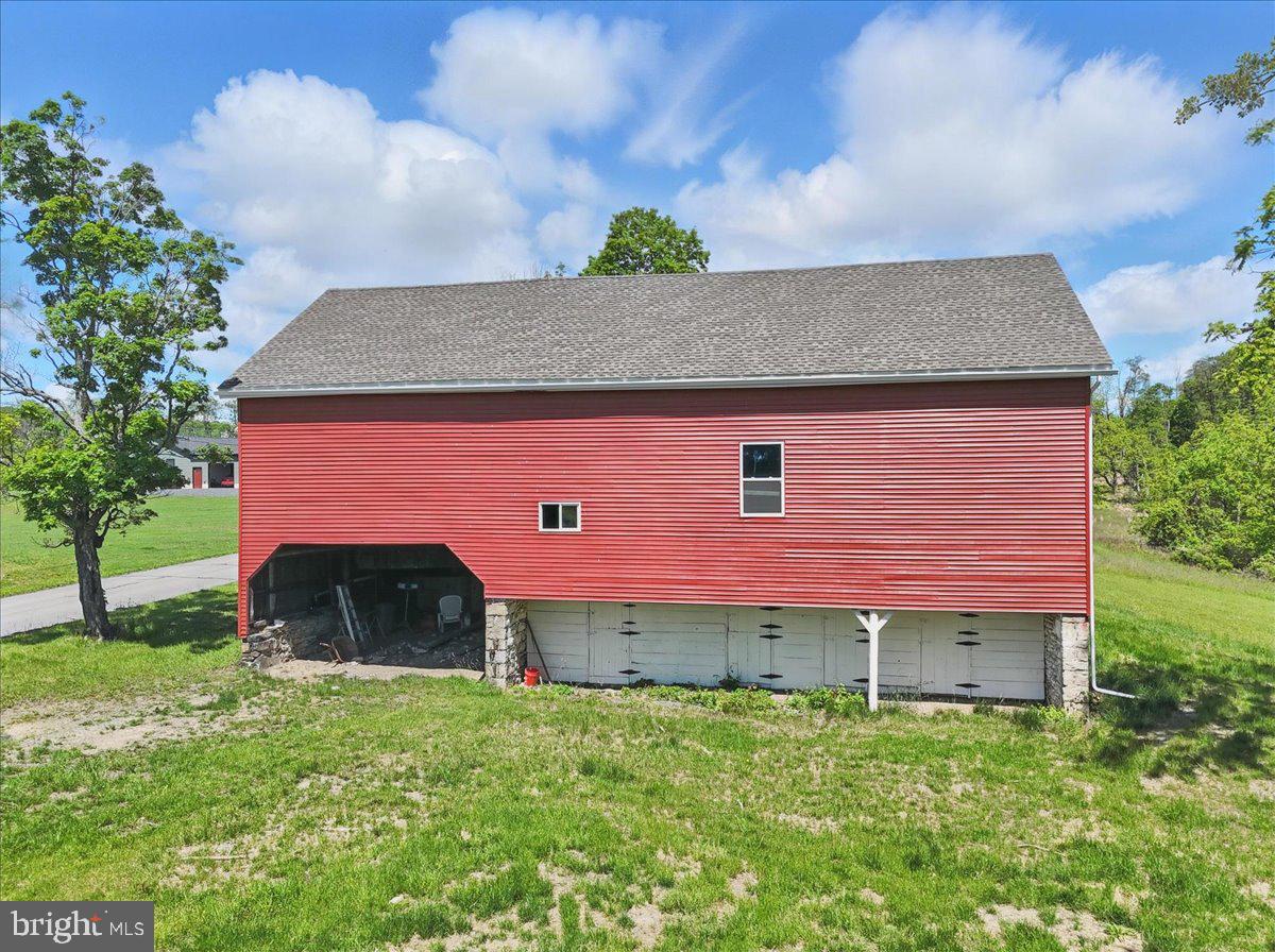 1652 Bonser Rd Property Photo 2