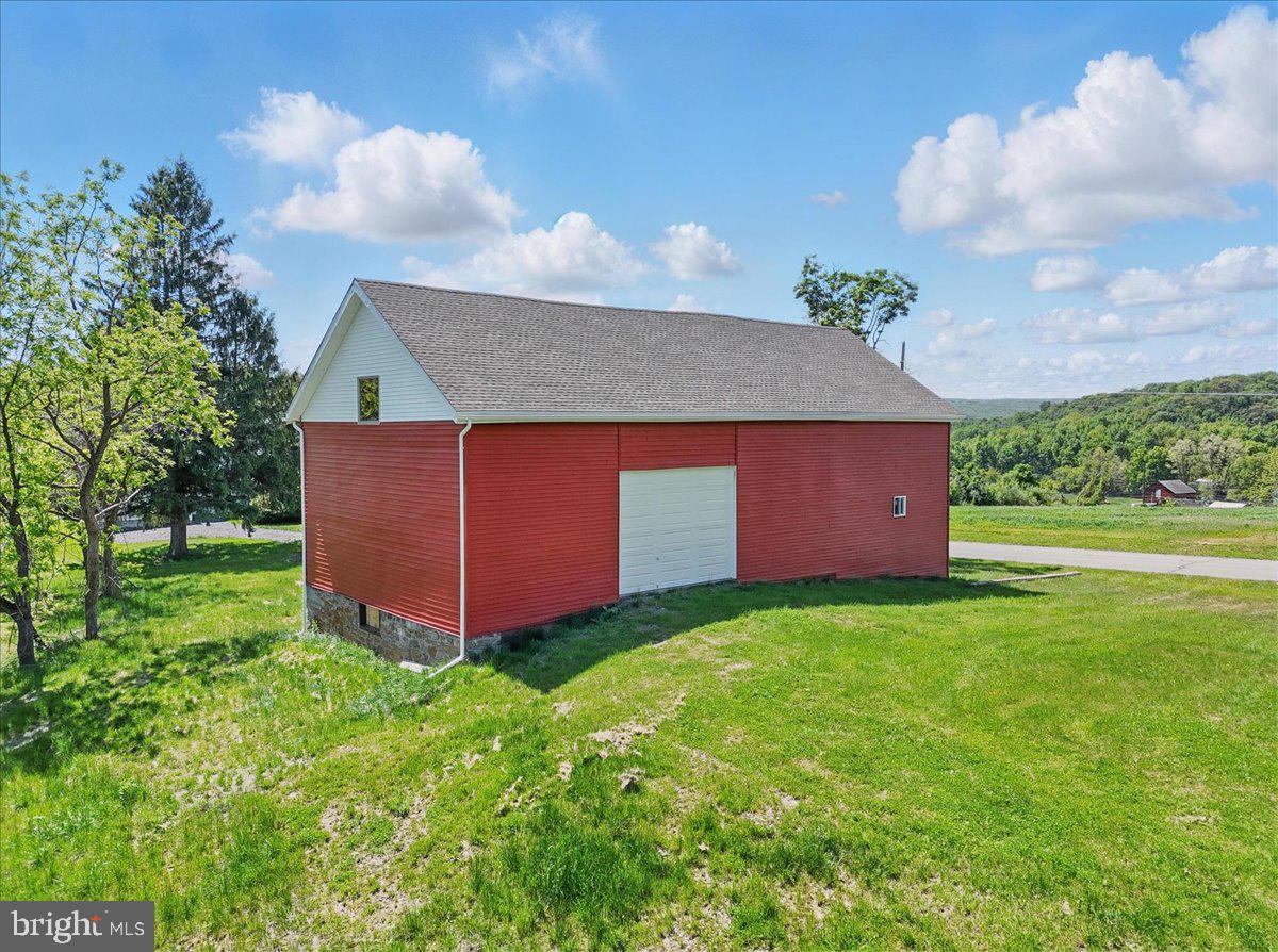 1652 Bonser Rd Property Photo 3