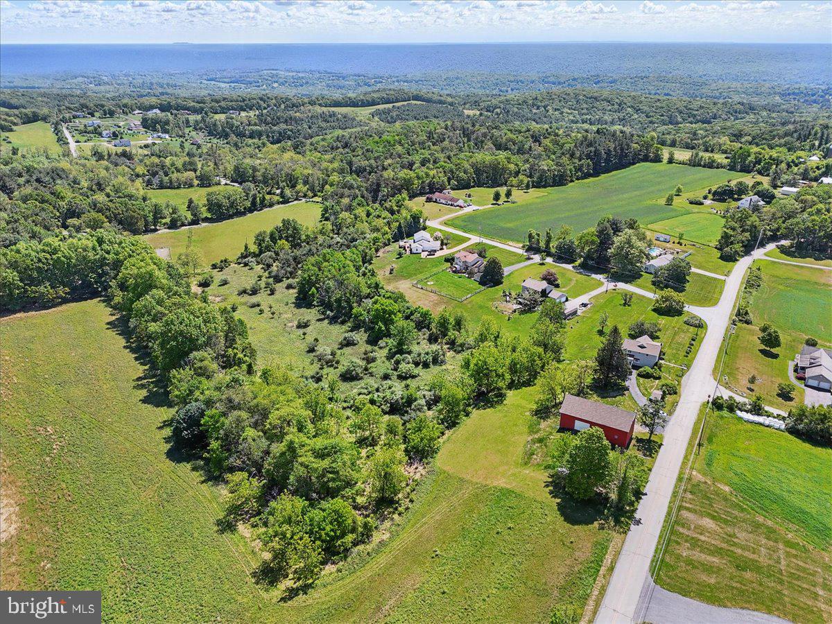 1652 Bonser Rd Property Photo 4