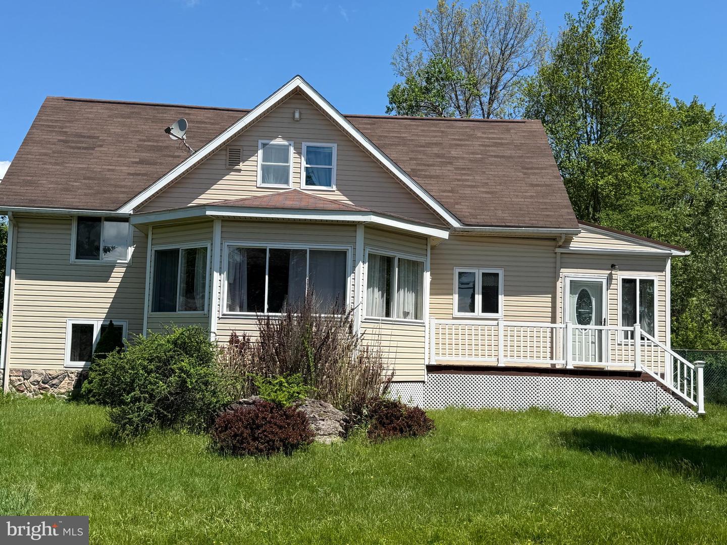 7639 LAKE SHORE DRIVE Property Photo 1