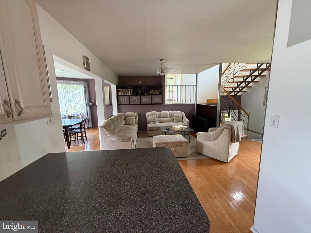 7639 Lake Shore Drive Property Photo 3