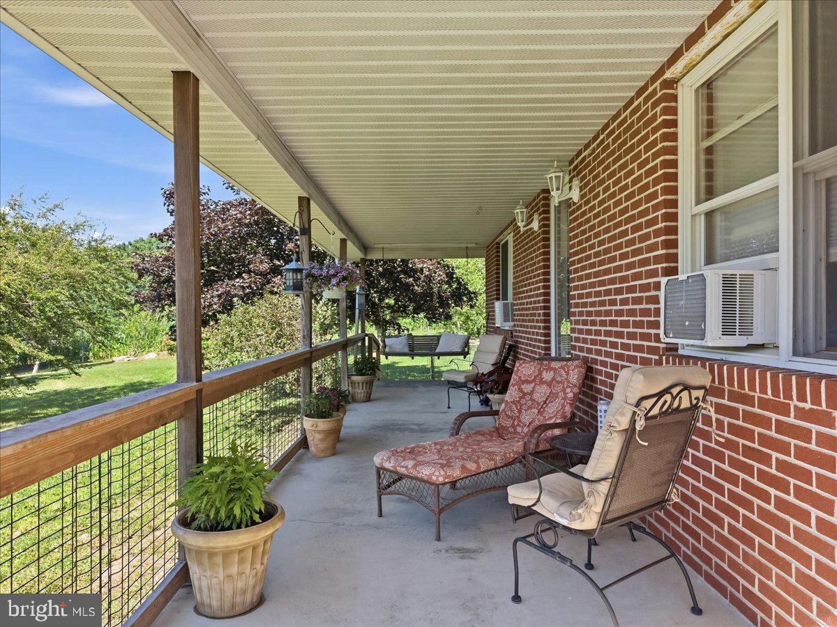 163 Mulberry Ln Property Photo 6