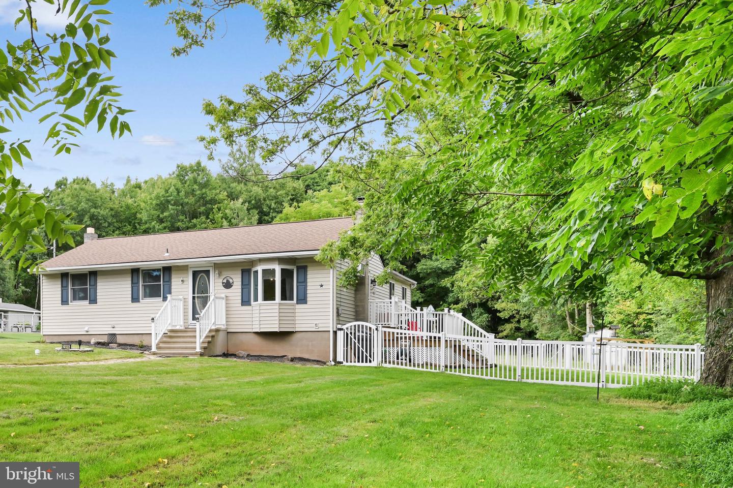 2096 Mountain Rd Property Photo 1