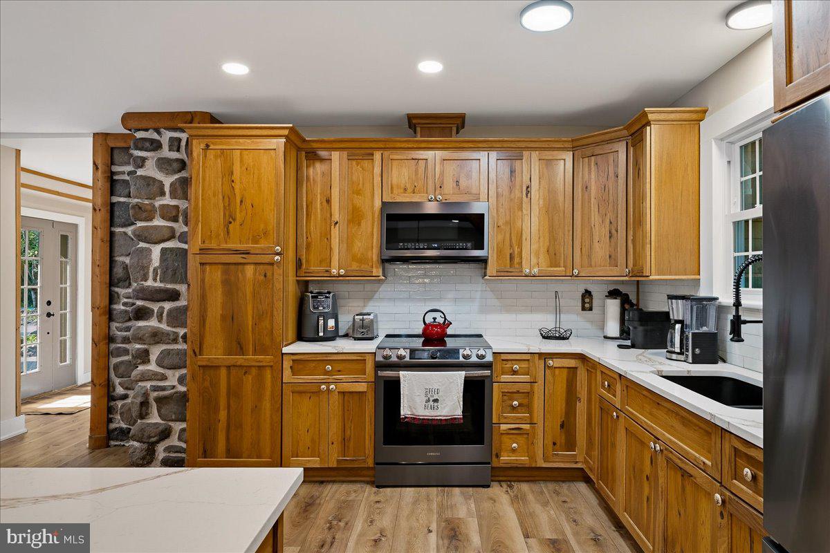 360 Babbling Brook Rd Property Photo 8