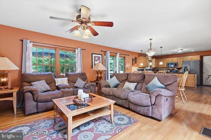 1220 Overlook Ct Property Photo 39