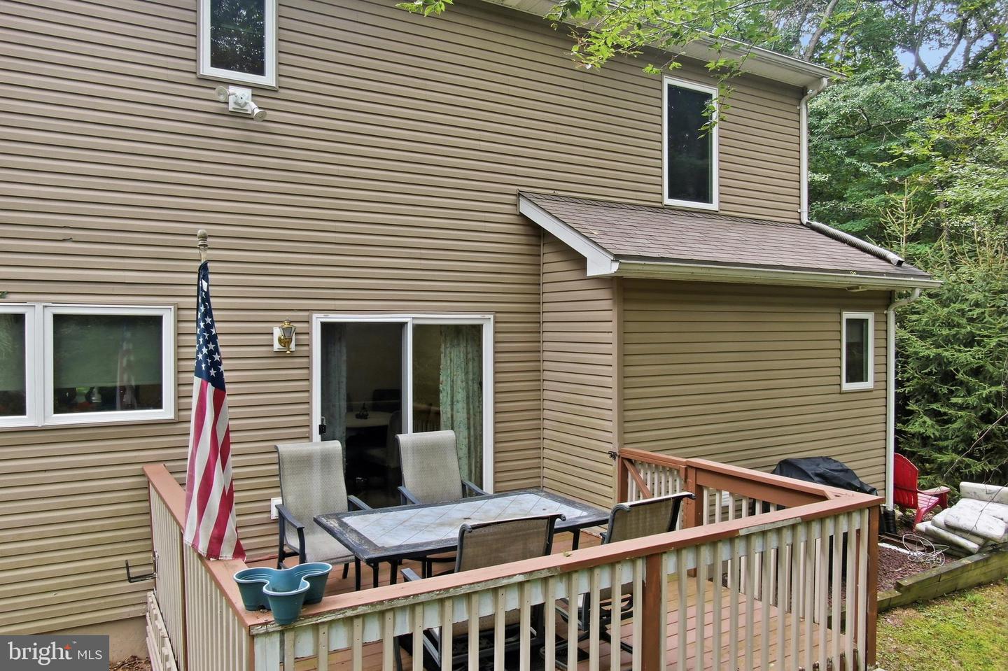 110 Aaron Dr Property Photo 37